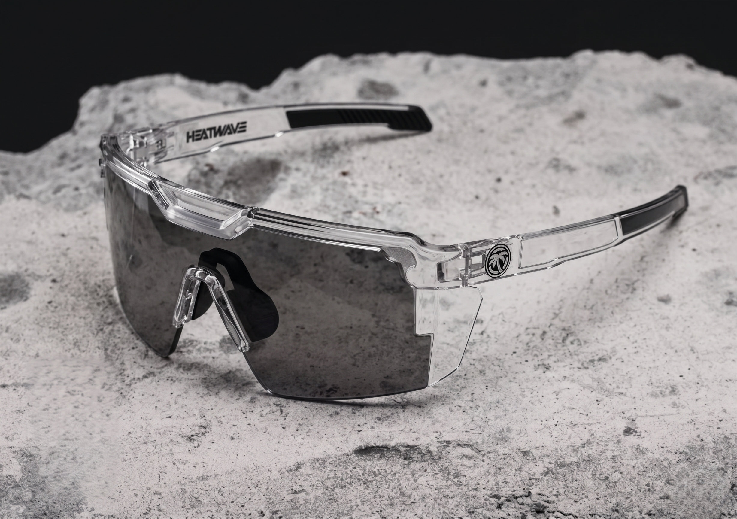 Photochromic Polarized Glasses